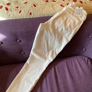 White size 30 skinny jean